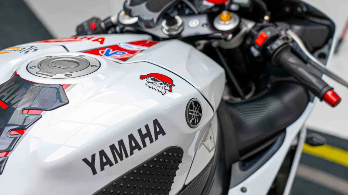 Yamaha YZF R1 (2007 - 08) (7)
