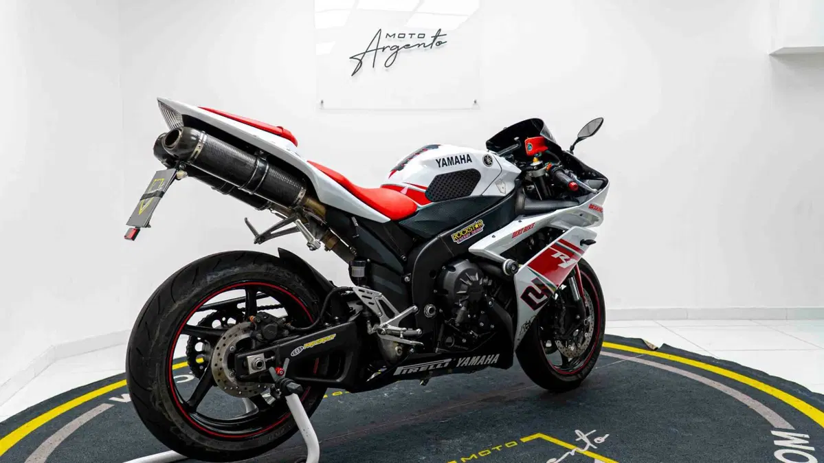 Yamaha YZF R1 (2007 - 08) (10)