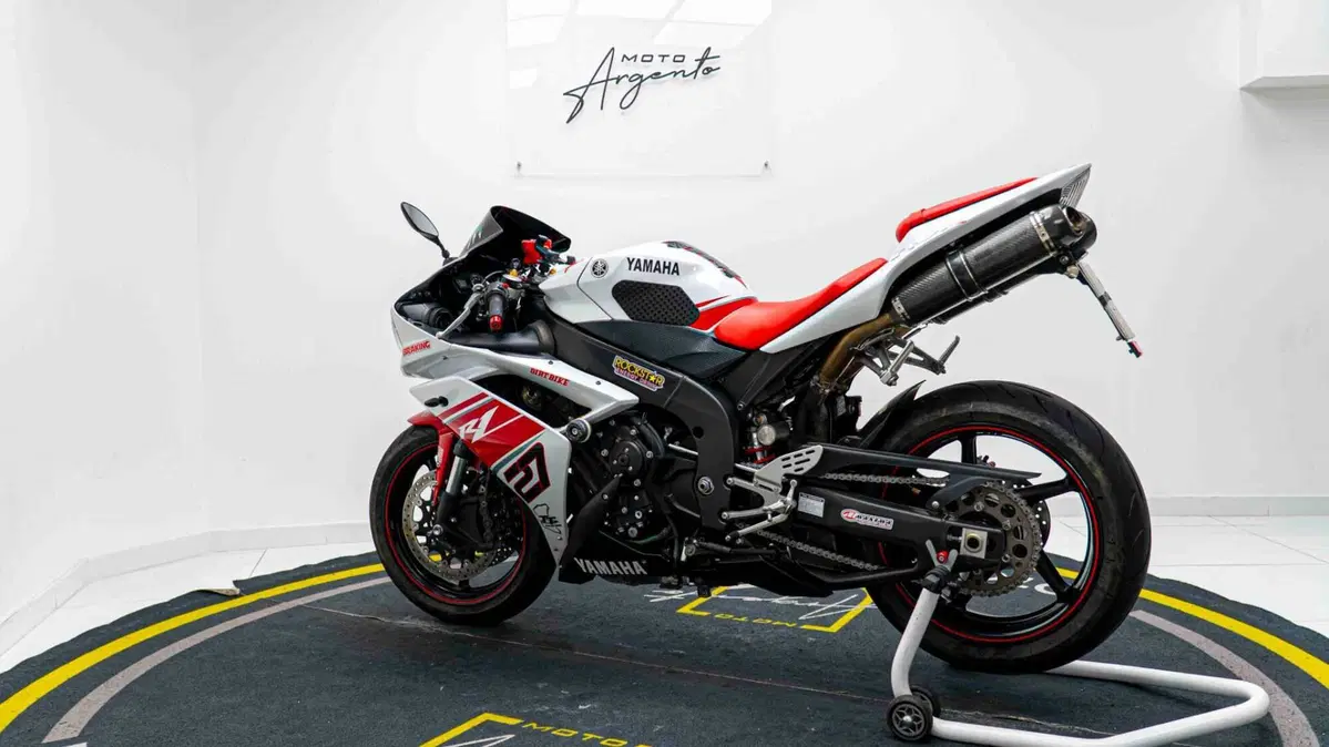 Yamaha YZF R1 (2007 - 08) (12)