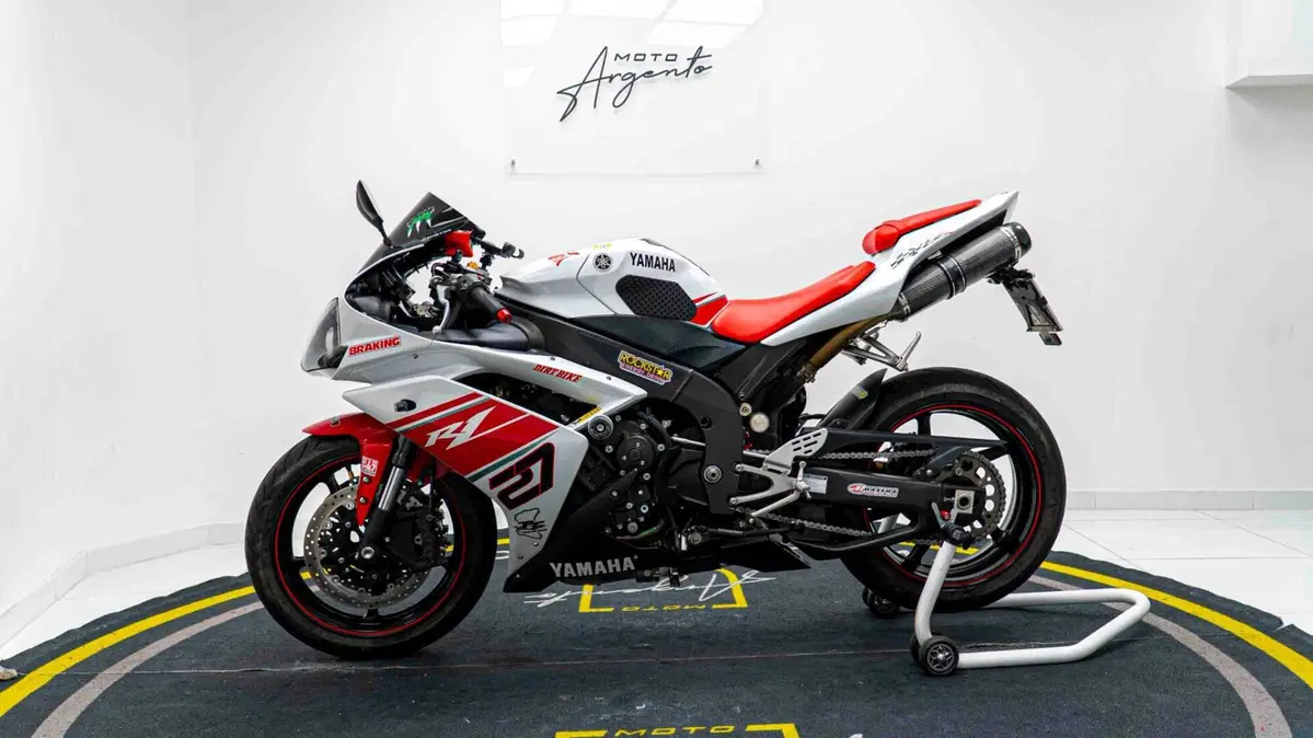 Yamaha YZF R1 (2007 - 08) (13)