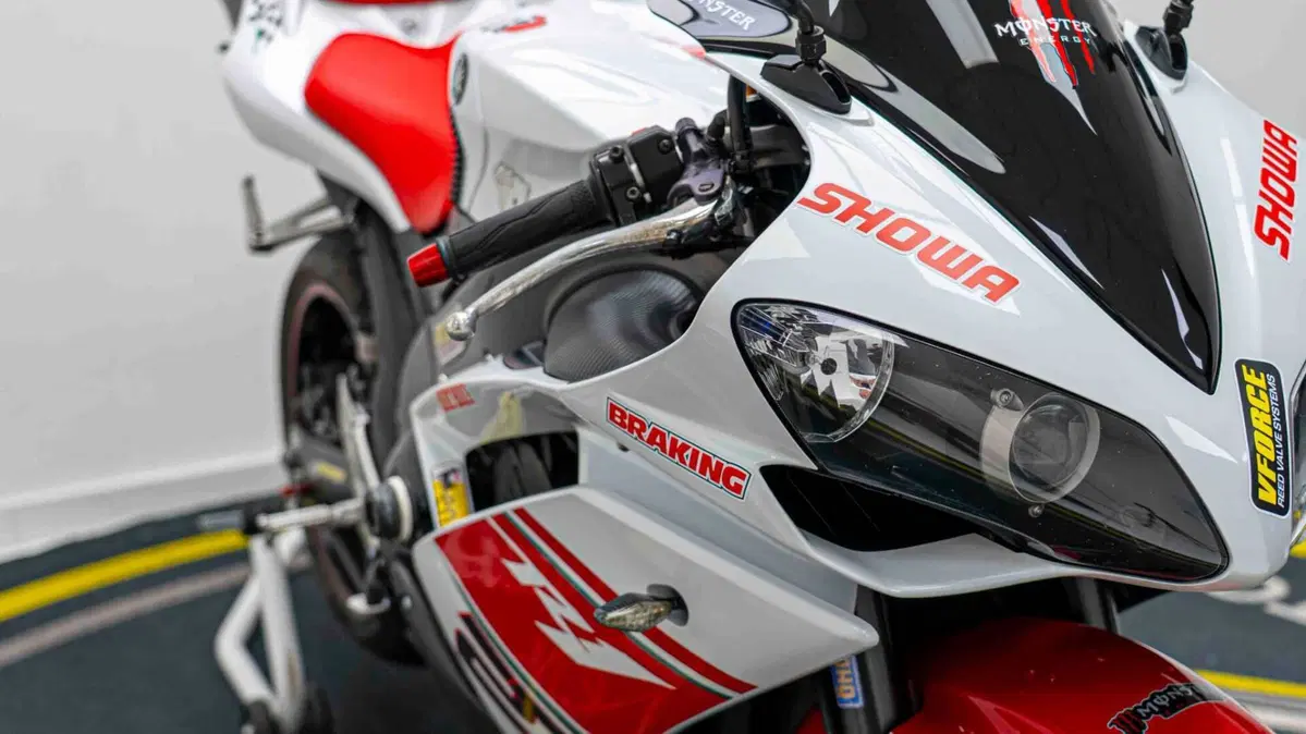 Yamaha YZF R1 (2007 - 08) (16)