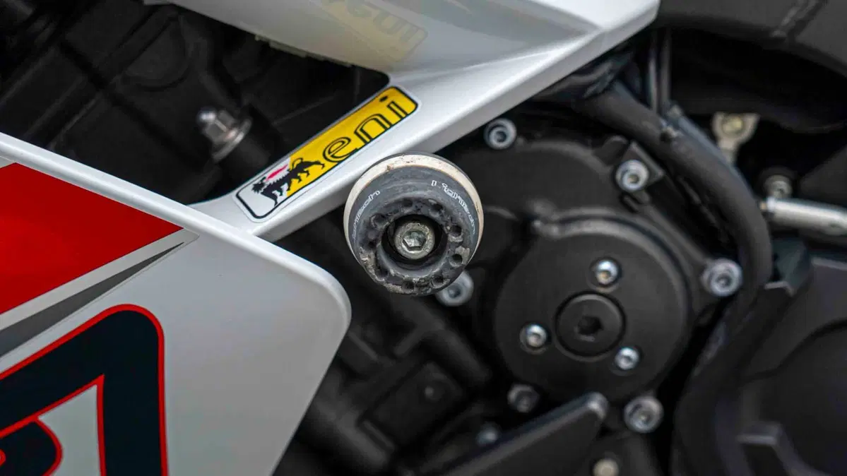 Yamaha YZF R1 (2007 - 08) (18)