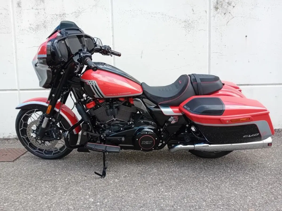 Harley-Davidson CVO Street Glide (2024) (2)