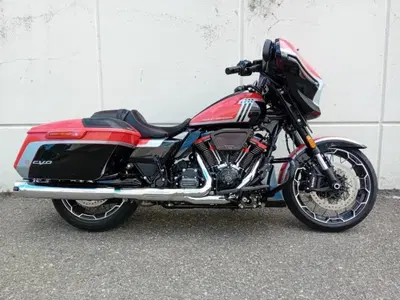 Harley-Davidson CVO Street Glide (2024) usata