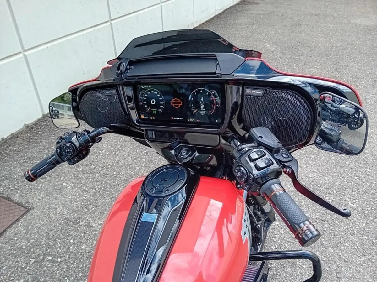 Harley-Davidson CVO Street Glide (2024) (5)