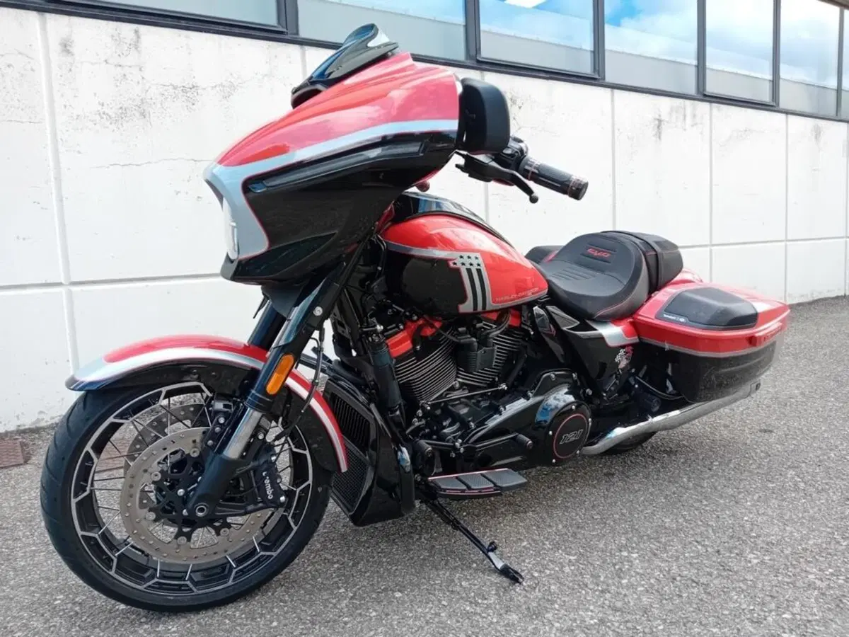 Harley-Davidson CVO Street Glide (2024) (4)