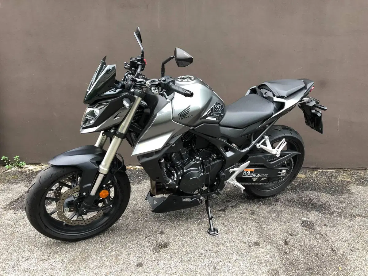 Honda CB 750 Hornet (2023 - 24) (4)