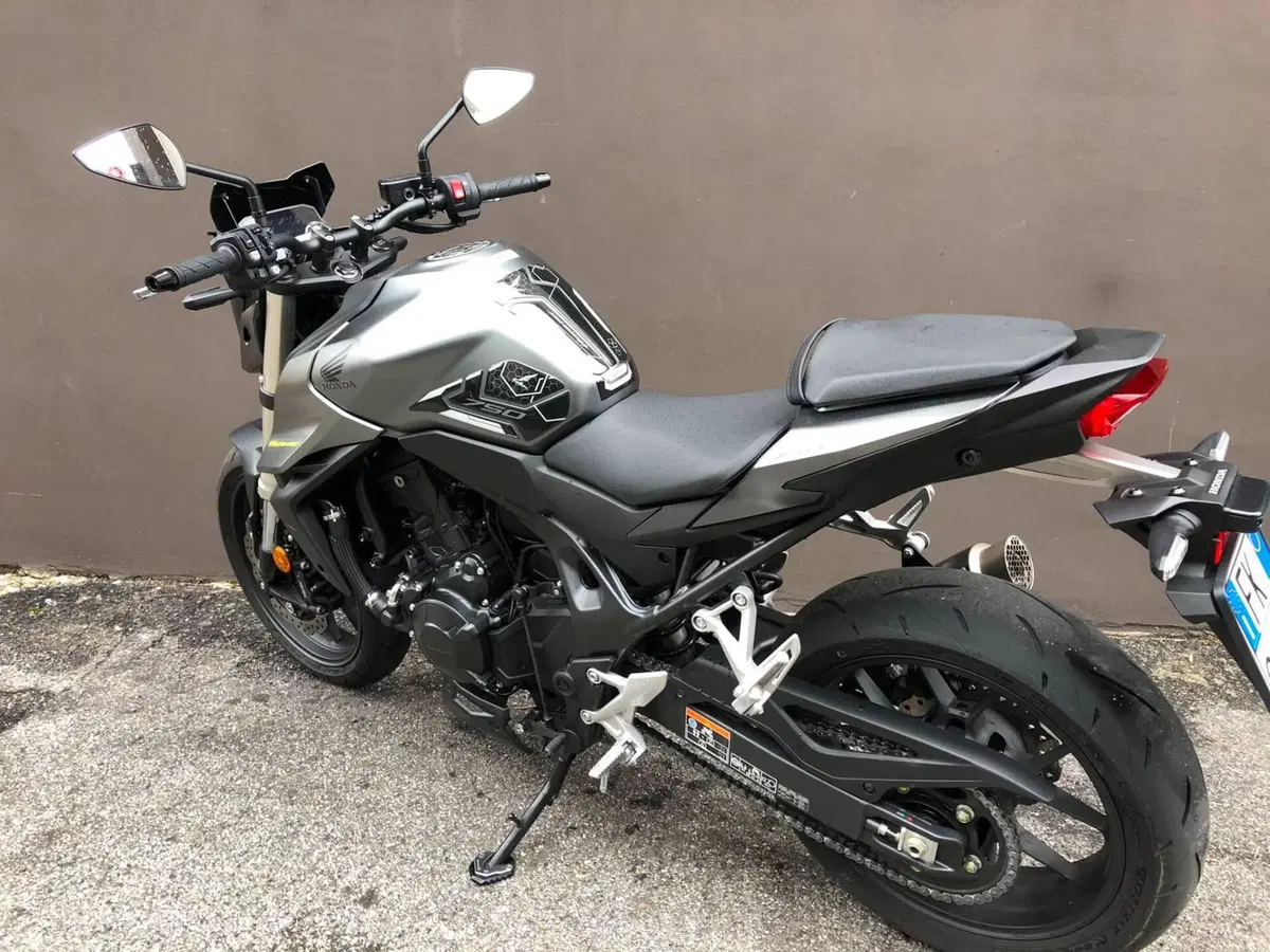 Honda CB 750 Hornet (2023 - 24) (3)