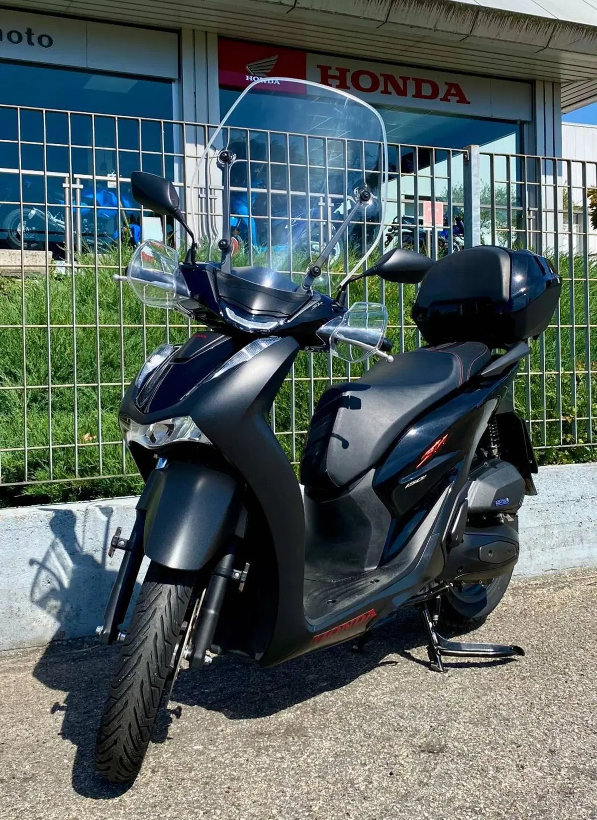 Honda SH 150i Sport (2024 - 25) (2)