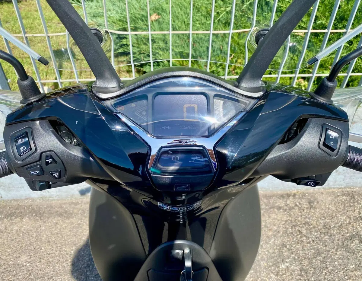 Honda SH 150i Sport (2024 - 25) (3)