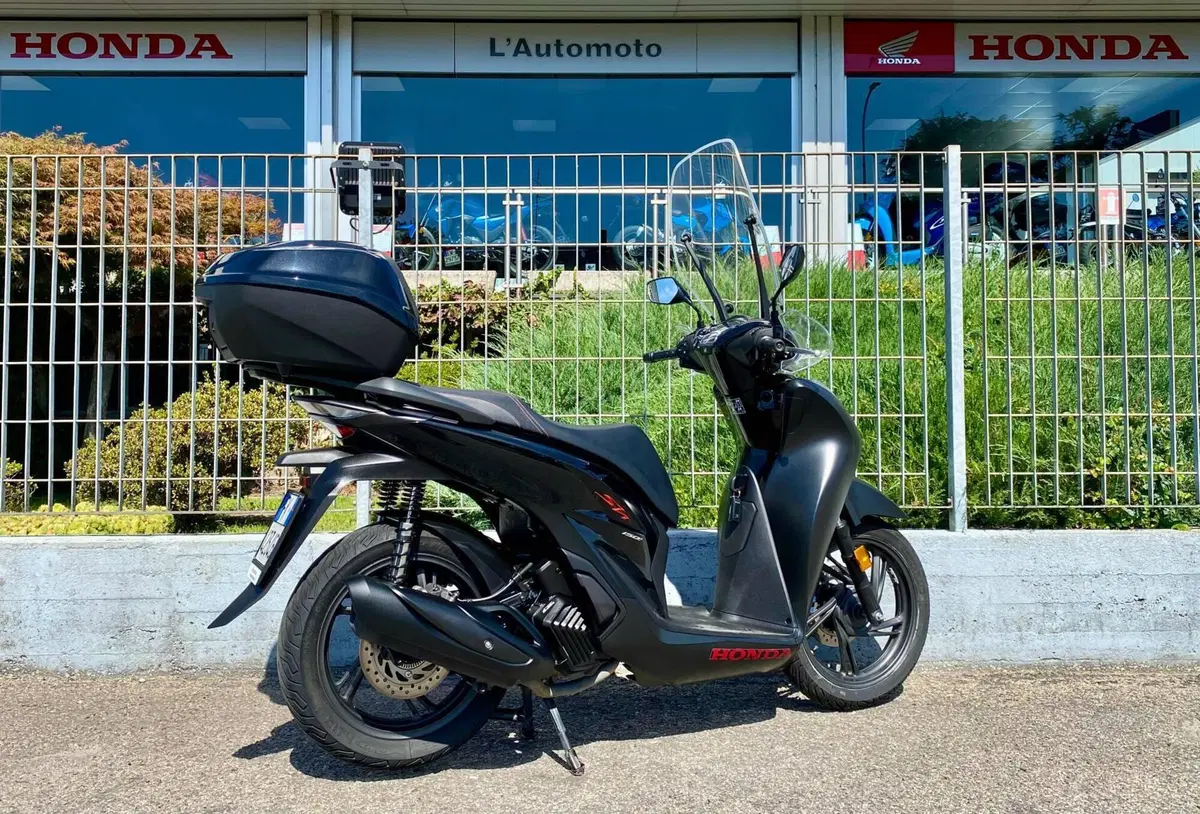 Honda SH 150i Sport (2024 - 25) (5)
