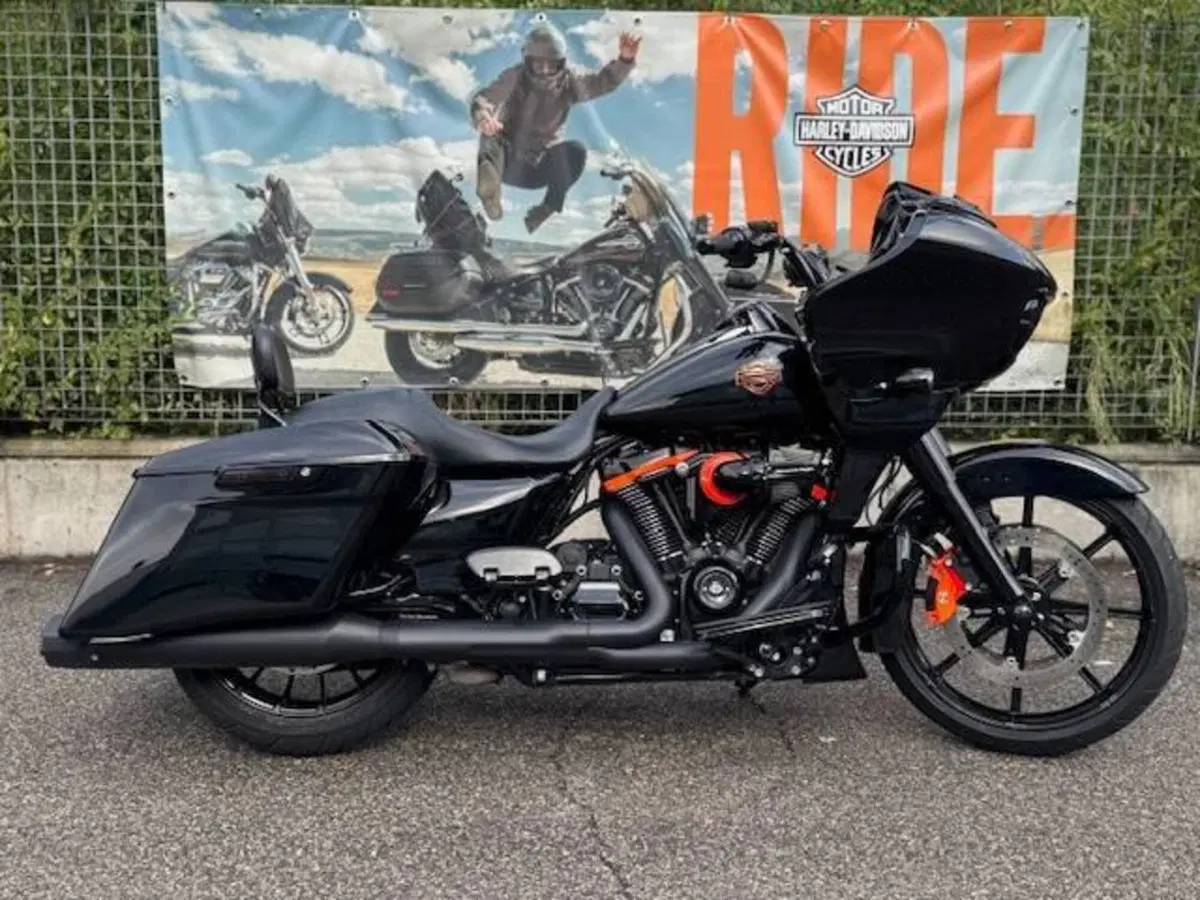 Harley-Davidson 107 Road Glide Special (2017 - 18) - FLTRXS (2)