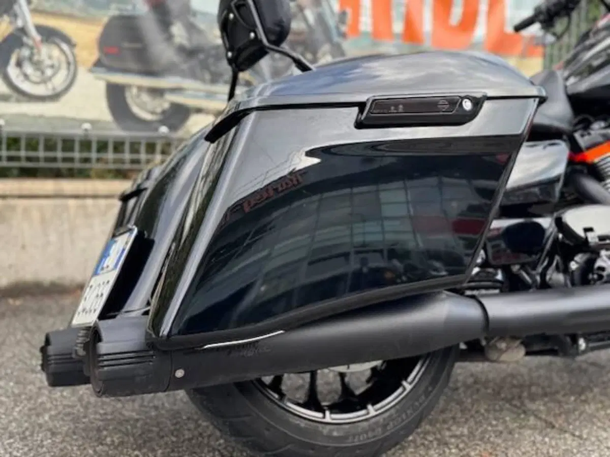 Harley-Davidson 107 Road Glide Special (2017 - 18) - FLTRXS (6)