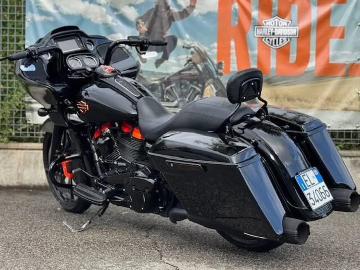 Harley-Davidson 107 Road Glide Special (2017 - 18) - FLTRXS (17)