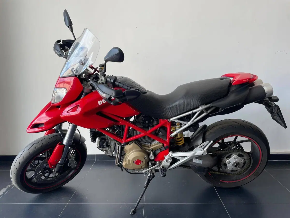 Ducati Hypermotard 1100 (2007 - 09) (2)