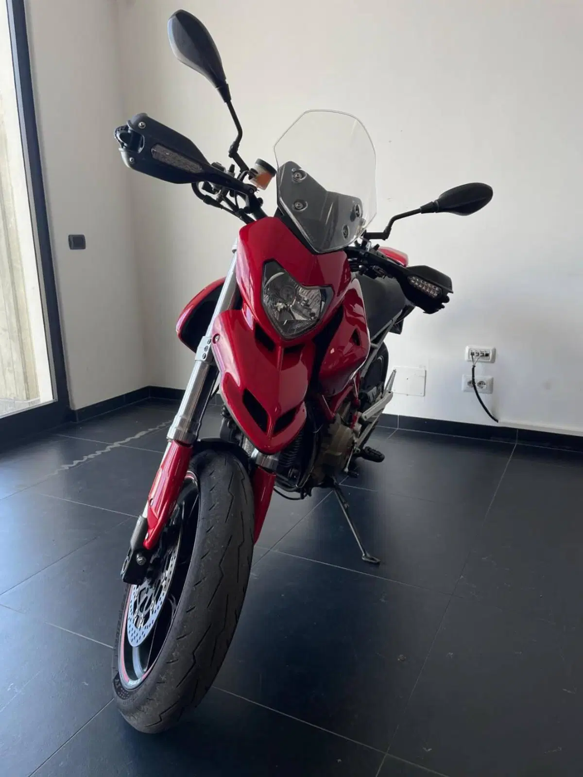 Ducati Hypermotard 1100 (2007 - 09) (3)