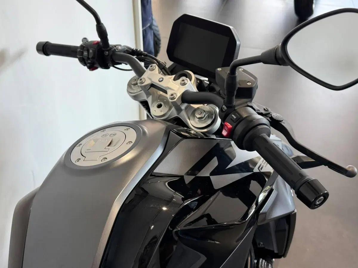 Bmw F 900 R (2025 - 27) (6)