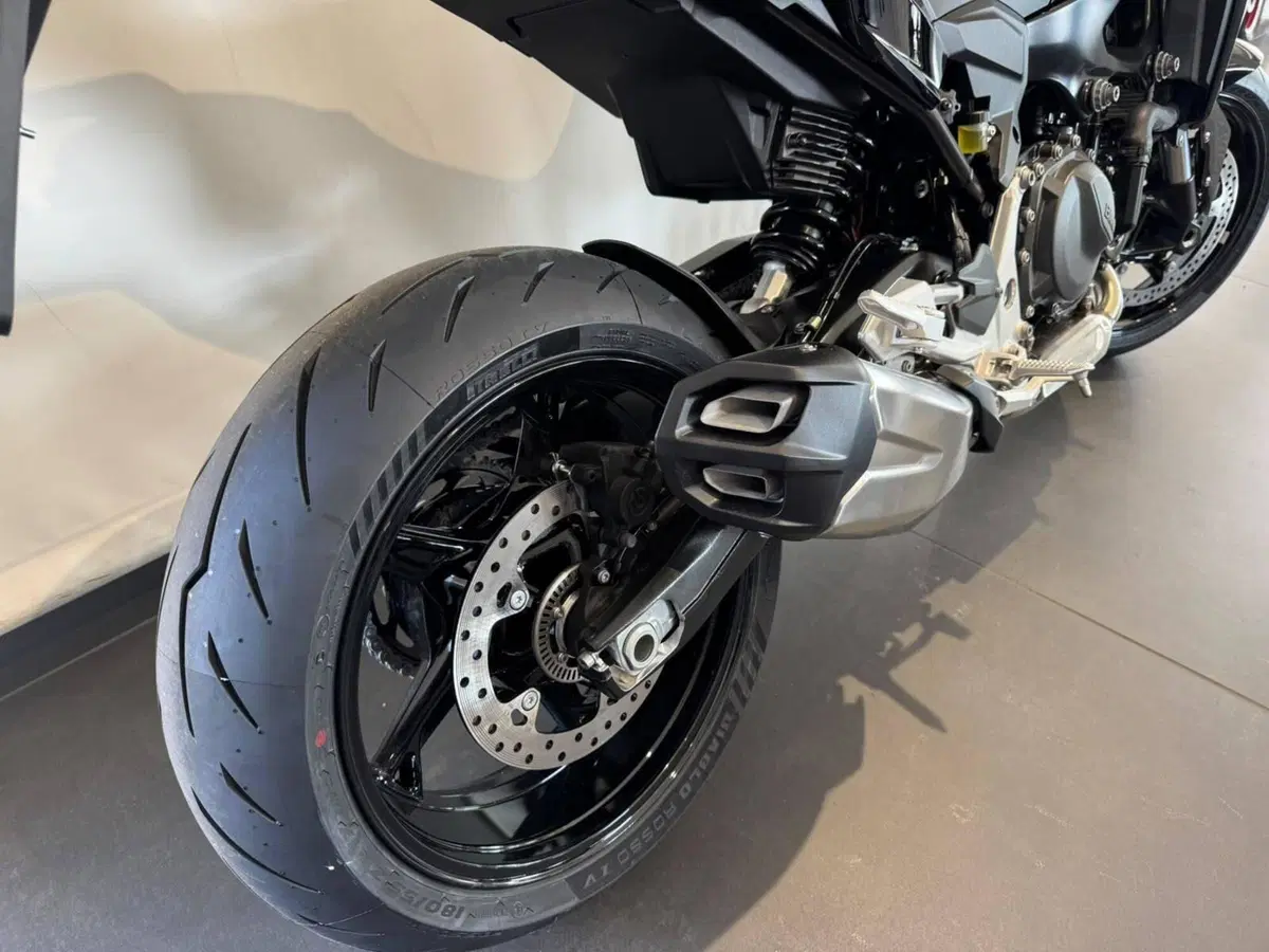 Bmw F 900 R (2025 - 27) (7)