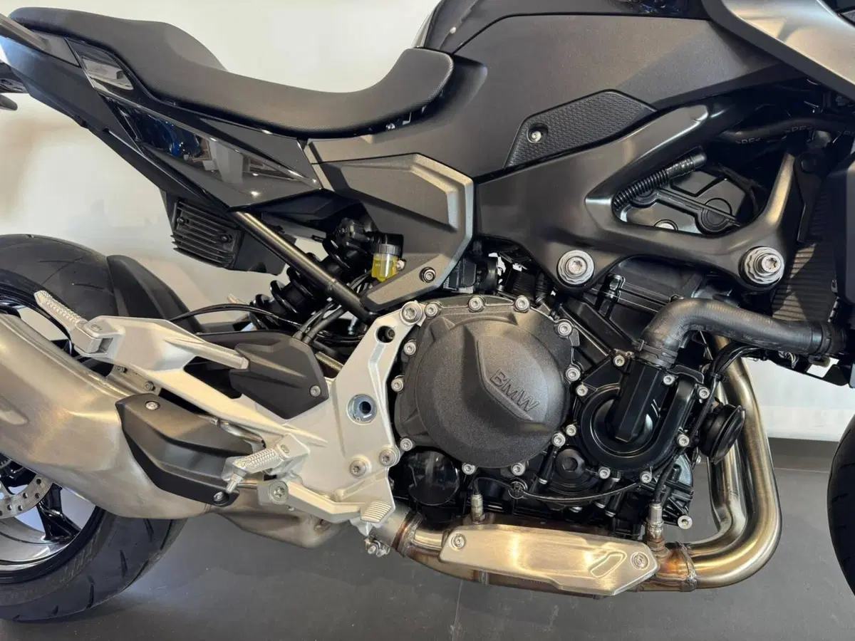 Bmw F 900 R (2025 - 27) (8)