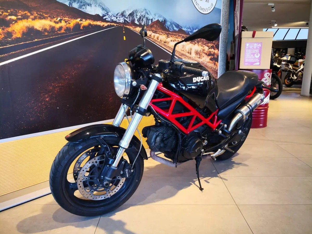 Ducati Monster 695 (2006 - 08) (10)