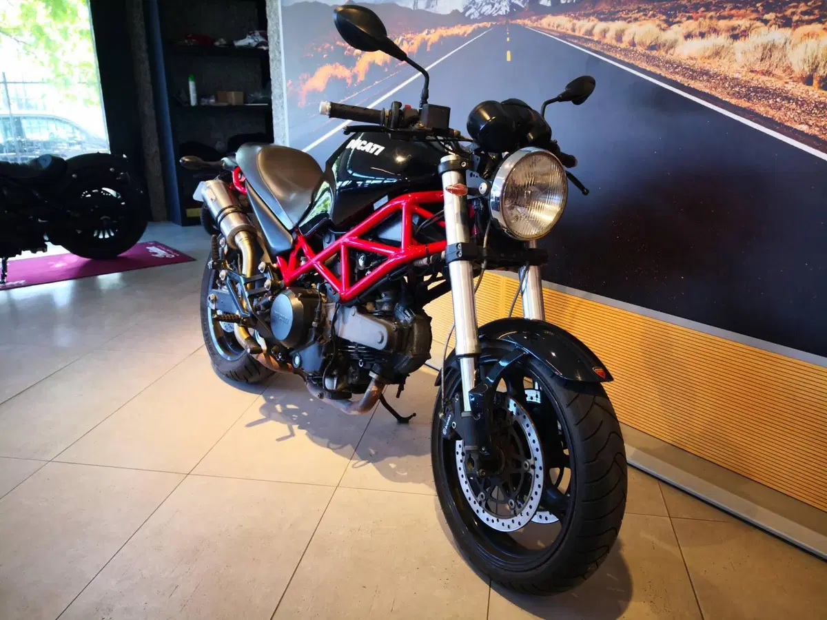 Ducati Monster 695 (2006 - 08) (3)