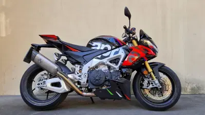 Aprilia Tuono V4 Factory (2021 - 24) usata