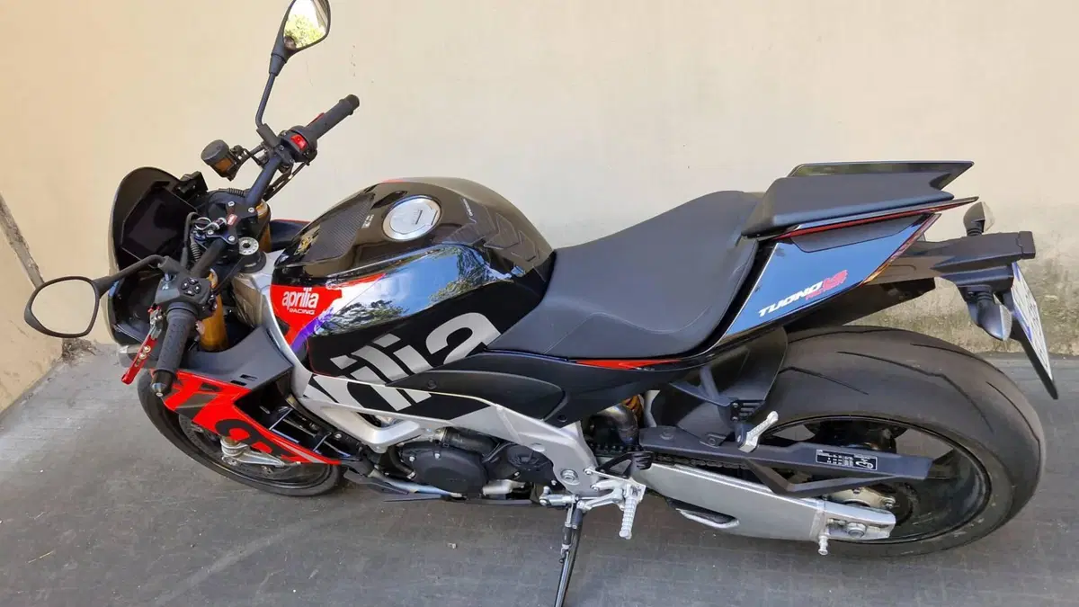 Aprilia Tuono V4 Factory (2021 - 24) (5)