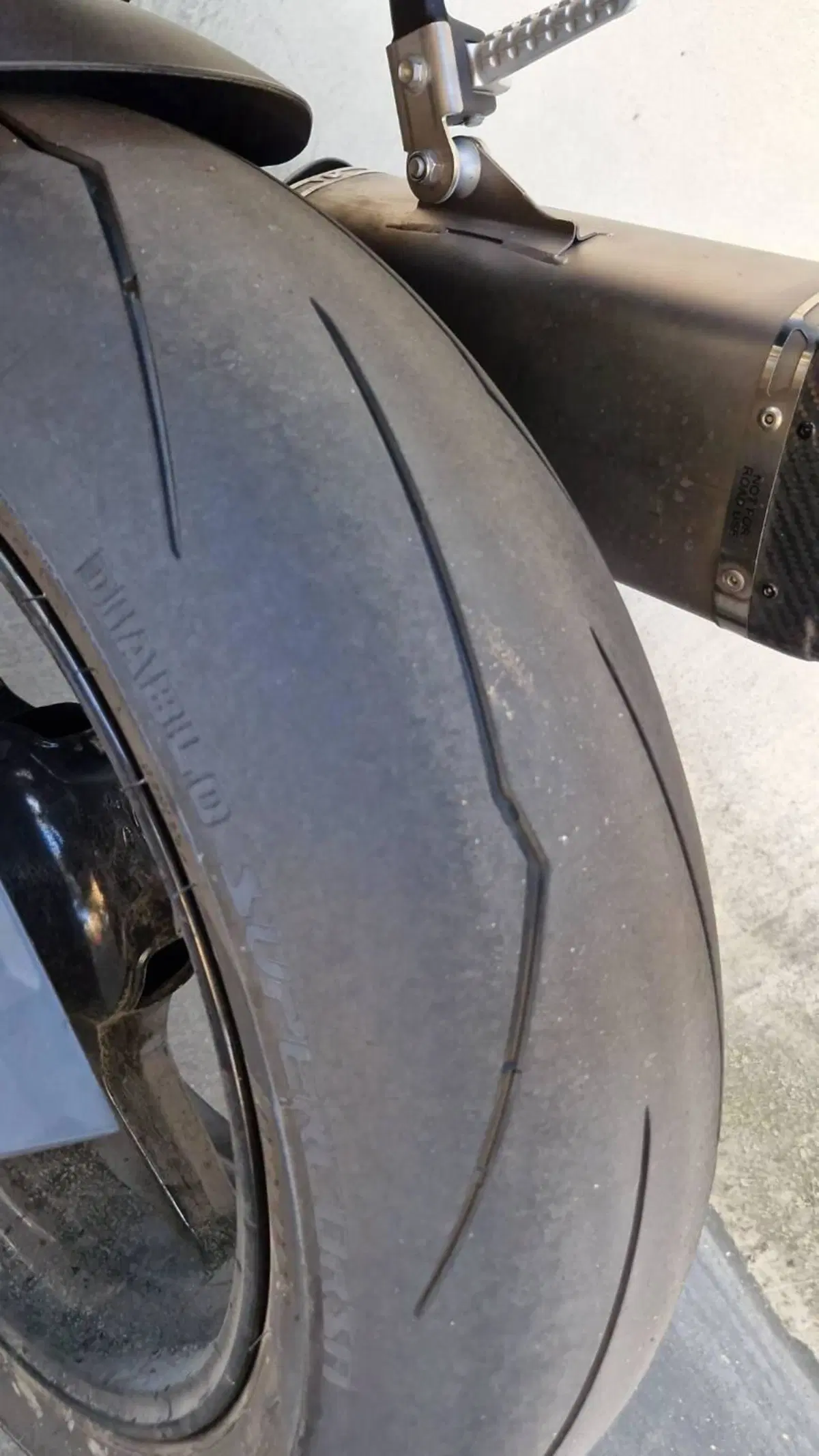 Aprilia Tuono V4 Factory (2021 - 24) (6)