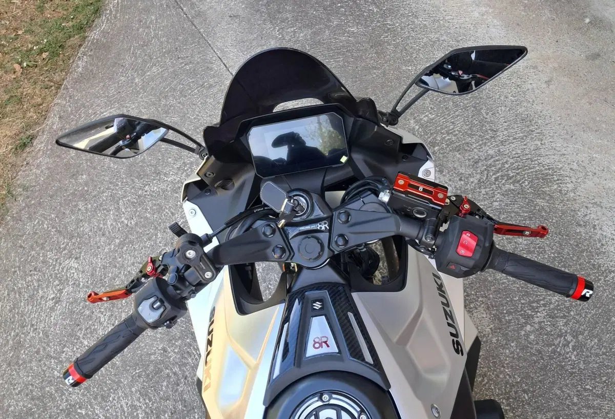 Suzuki GSX-8R (2024 - 26) (4)