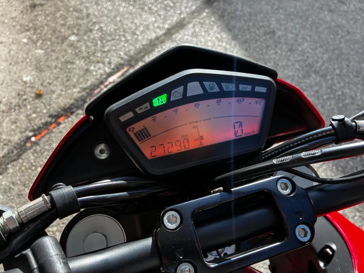 Ducati Hypermotard 796 (2012) (4)