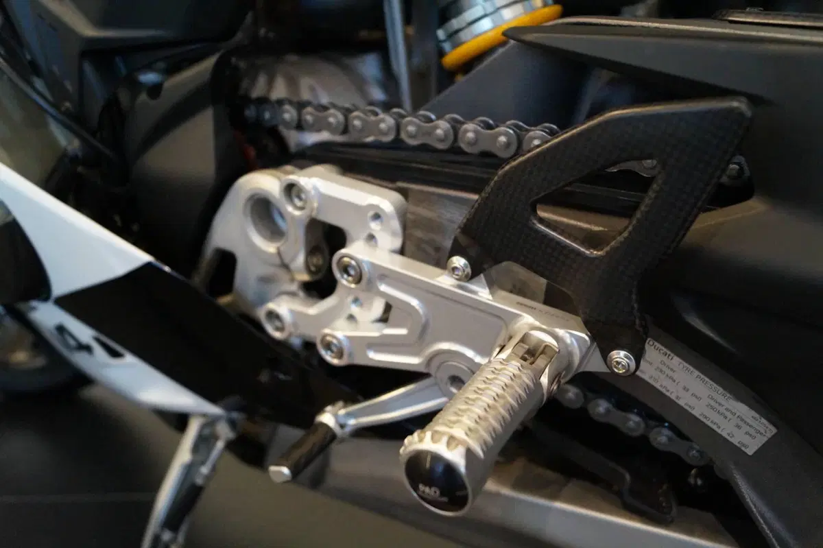 Ducati Panigale V4 Tricolore (2025 - 26) (10)