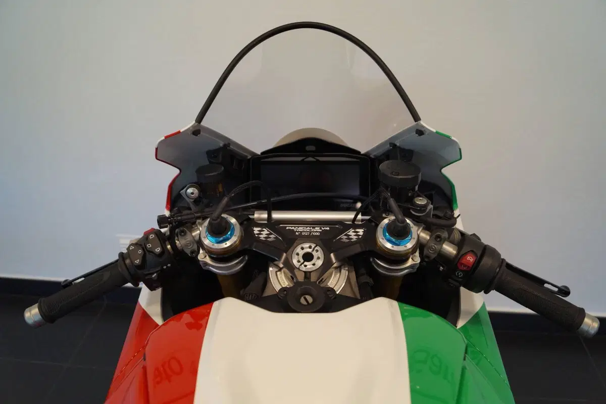 Ducati Panigale V4 Tricolore (2025 - 26) (11)