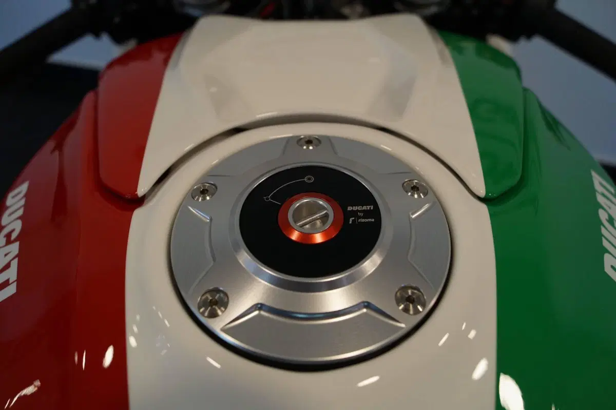 Ducati Panigale V4 Tricolore (2025 - 26) (13)