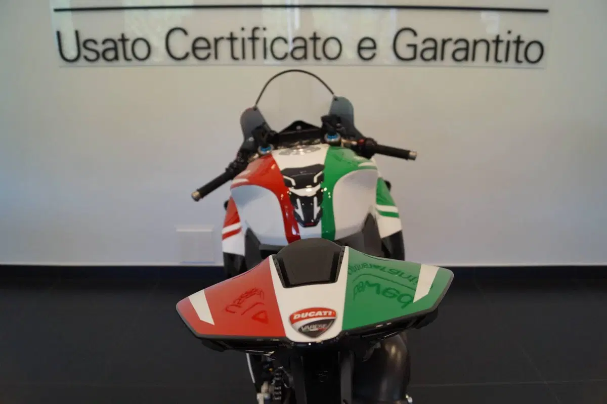 Ducati Panigale V4 Tricolore (2025 - 26) (5)