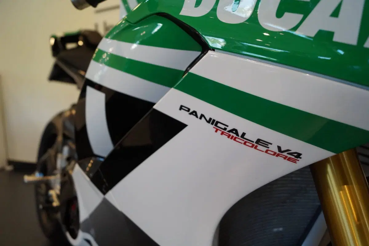 Ducati Panigale V4 Tricolore (2025 - 26) (18)
