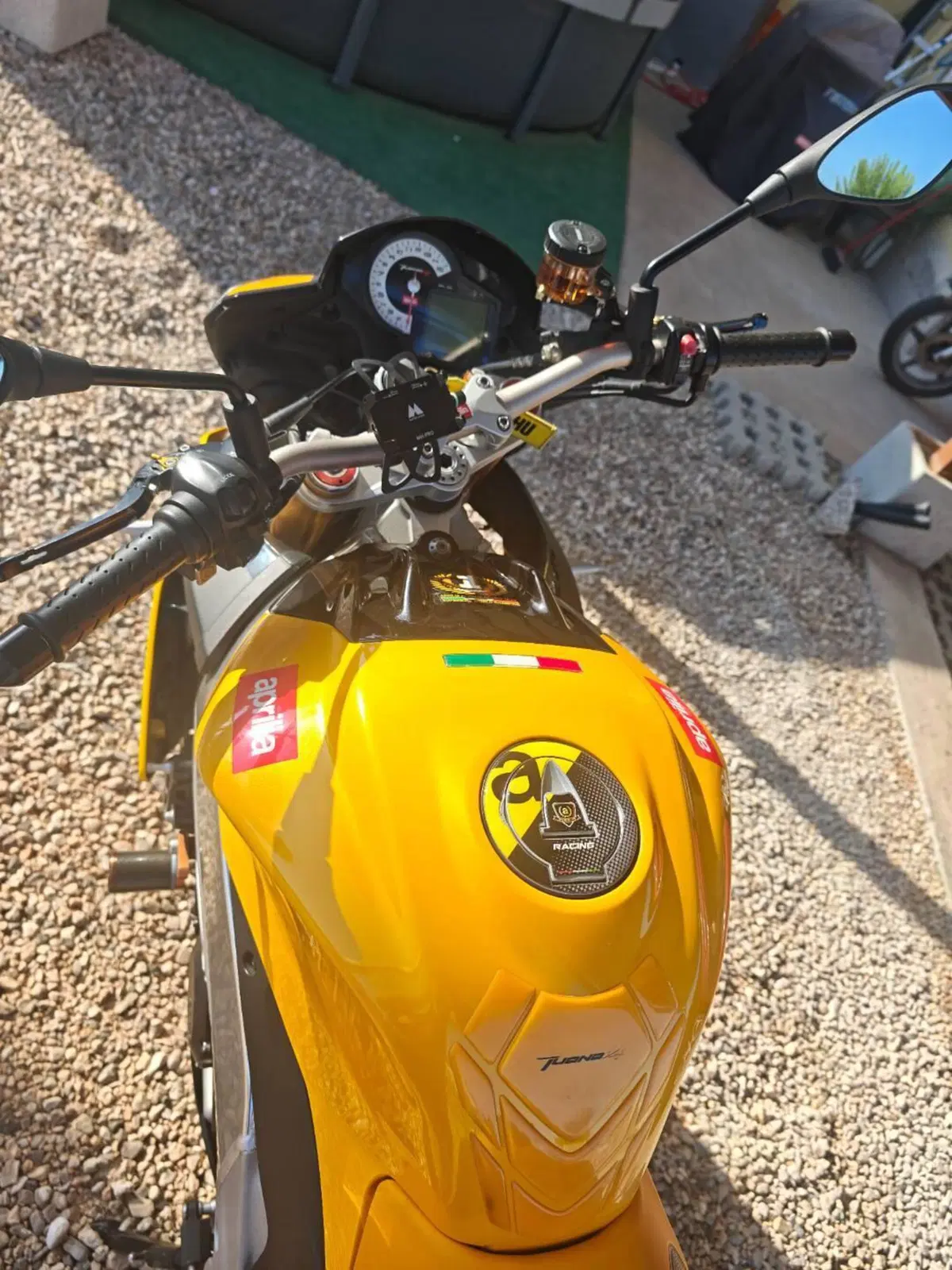 Aprilia Tuono V4 R APRC (2011 - 13) (4)