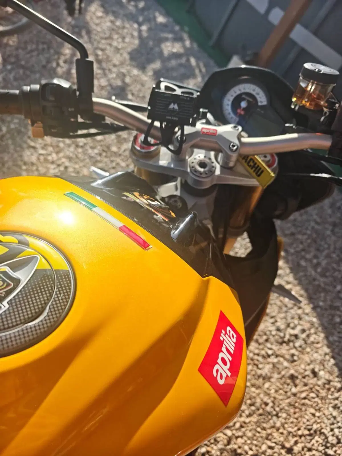 Aprilia Tuono V4 R APRC (2011 - 13) (7)