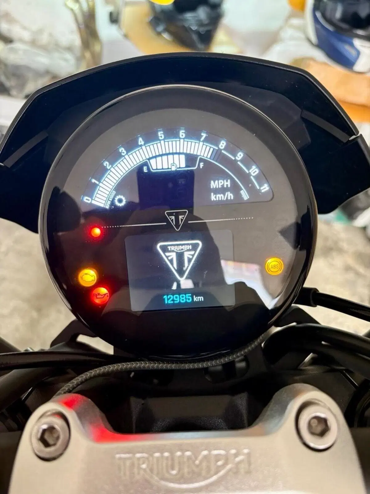 Triumph Trident 660 Triple Tribute Edition (2025 - 26) (5)