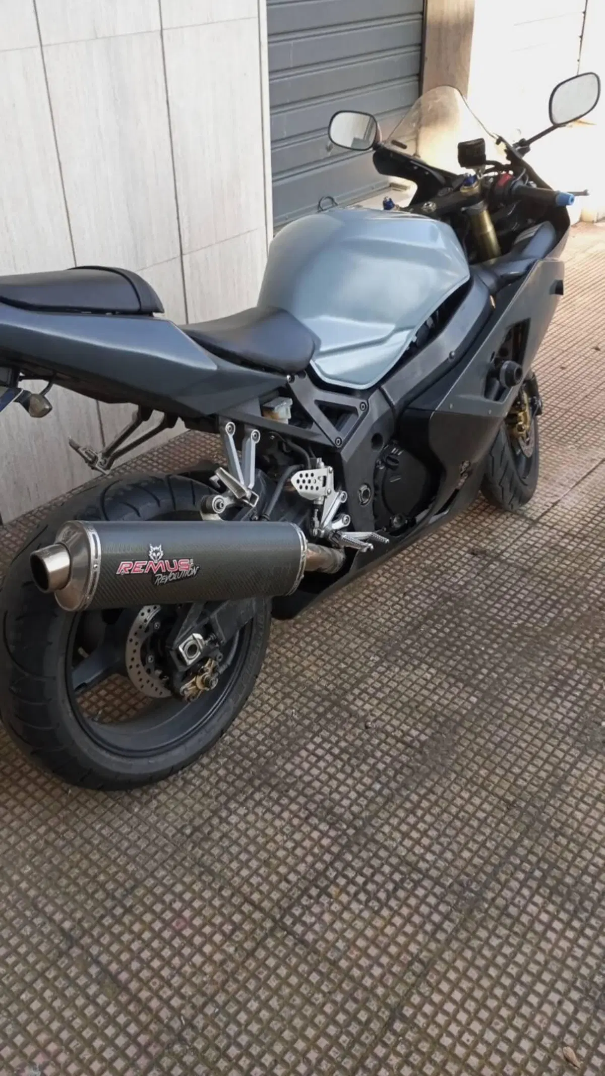 Suzuki GSX R 600 (2004 - 05) (2)