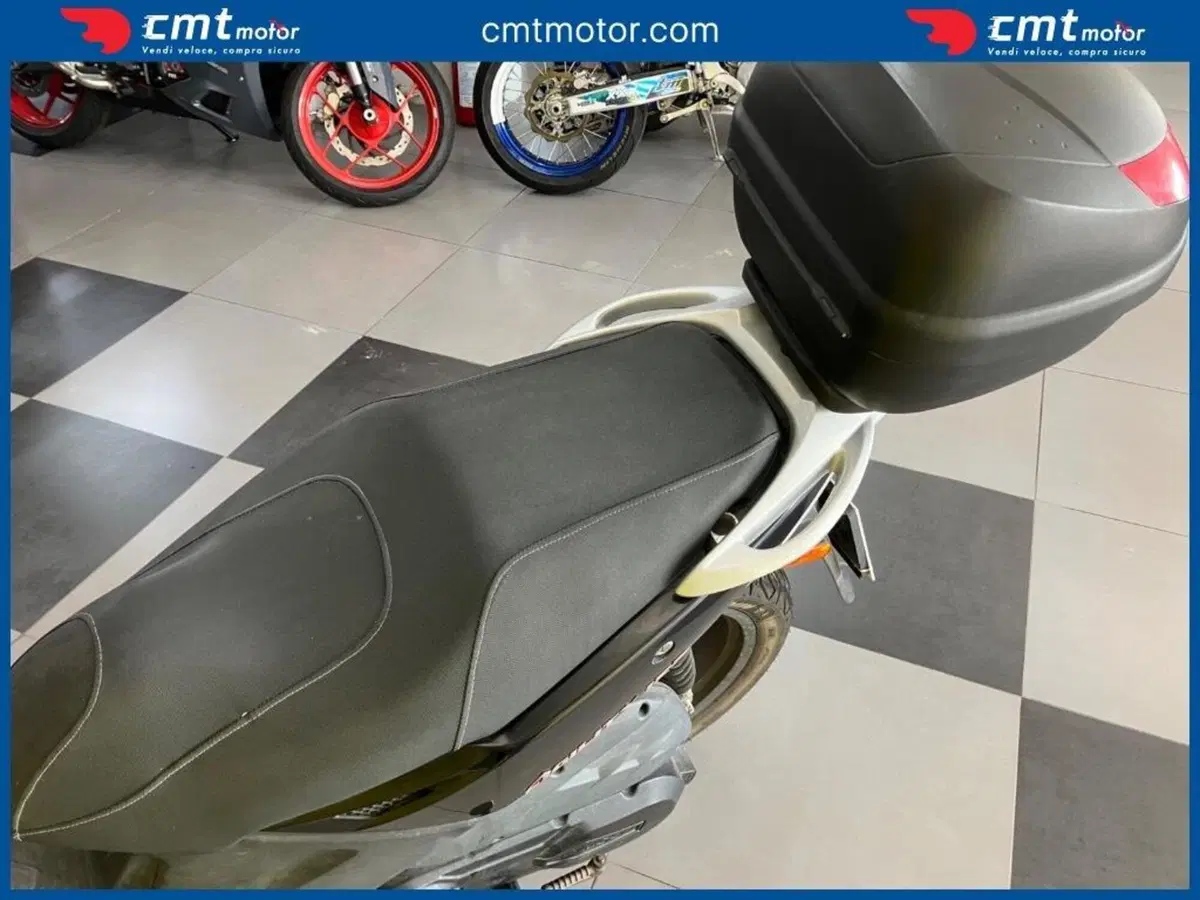 Kymco Agility 125 R12 (2007 - 13) (7)