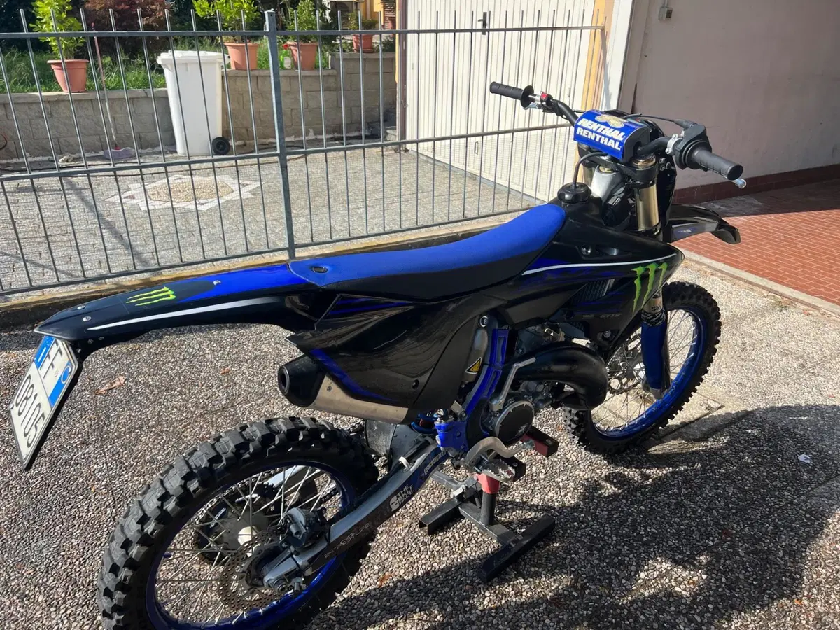 Yamaha YZ 125 Monster Energy (2023) (2)
