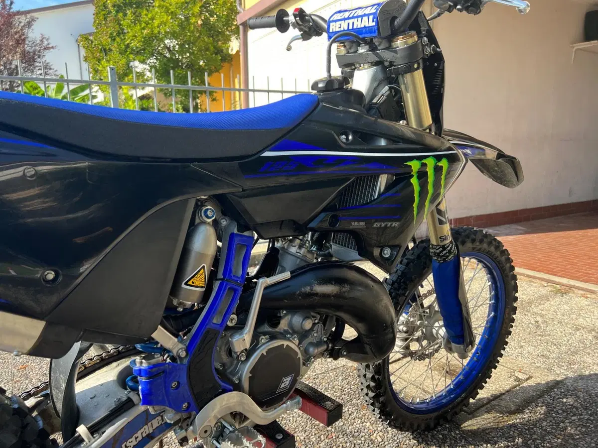 Yamaha YZ 125 Monster Energy (2023) (6)