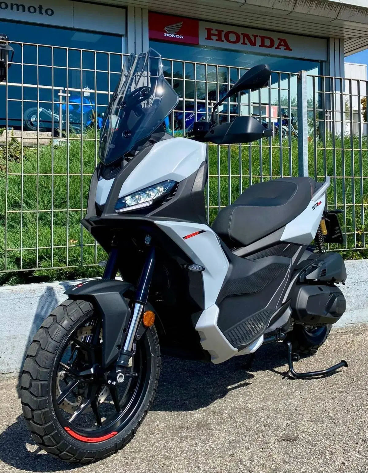 Aprilia SR GT 400 (2026) (2)