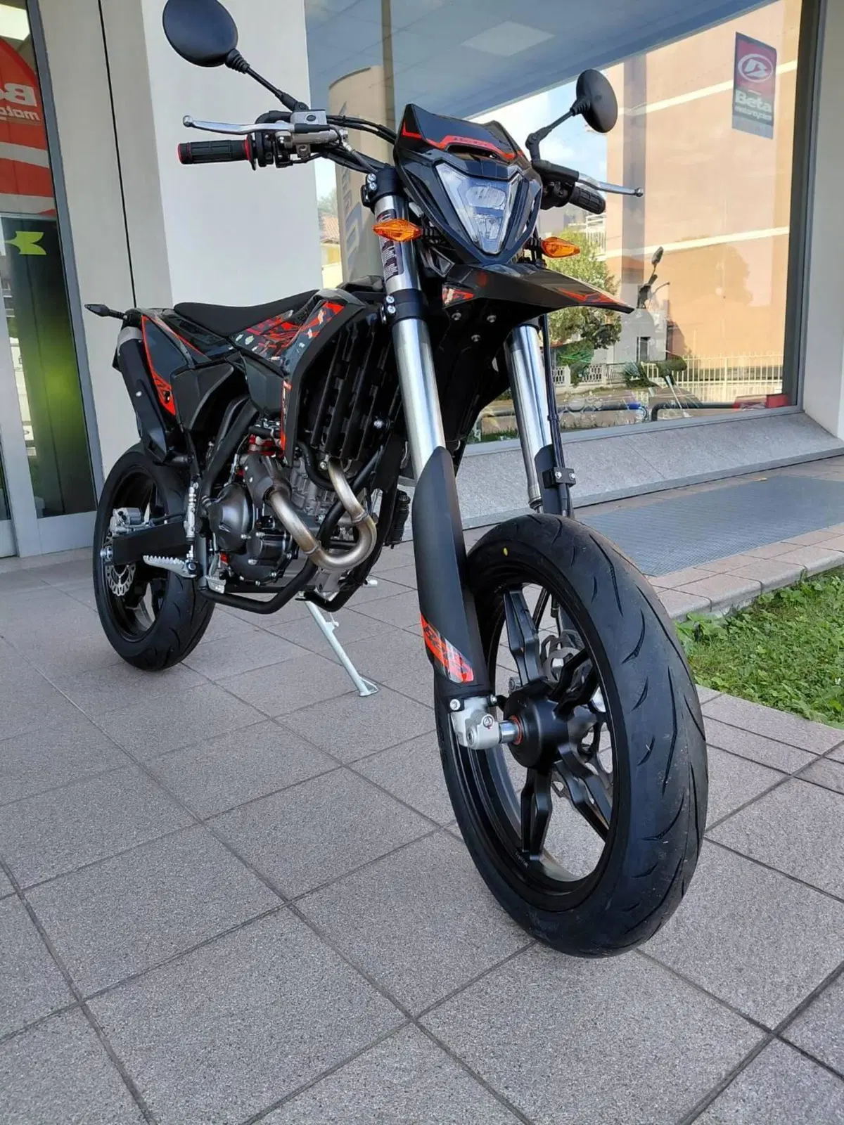 Betamotor RR 125 4T Motard T (2025 - 26) (3)