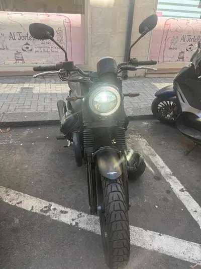 Moto Guzzi V7 III Stone Night Pack (2019 - 20) usata