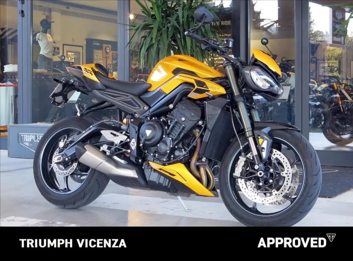 Triumph Street Triple 765 RS (2023 - 26) (2)