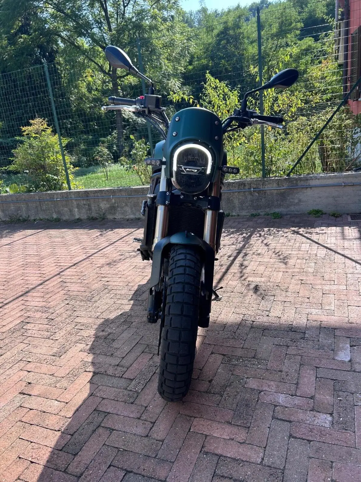 Benelli Leoncino 800 Trail (2022 - 26)