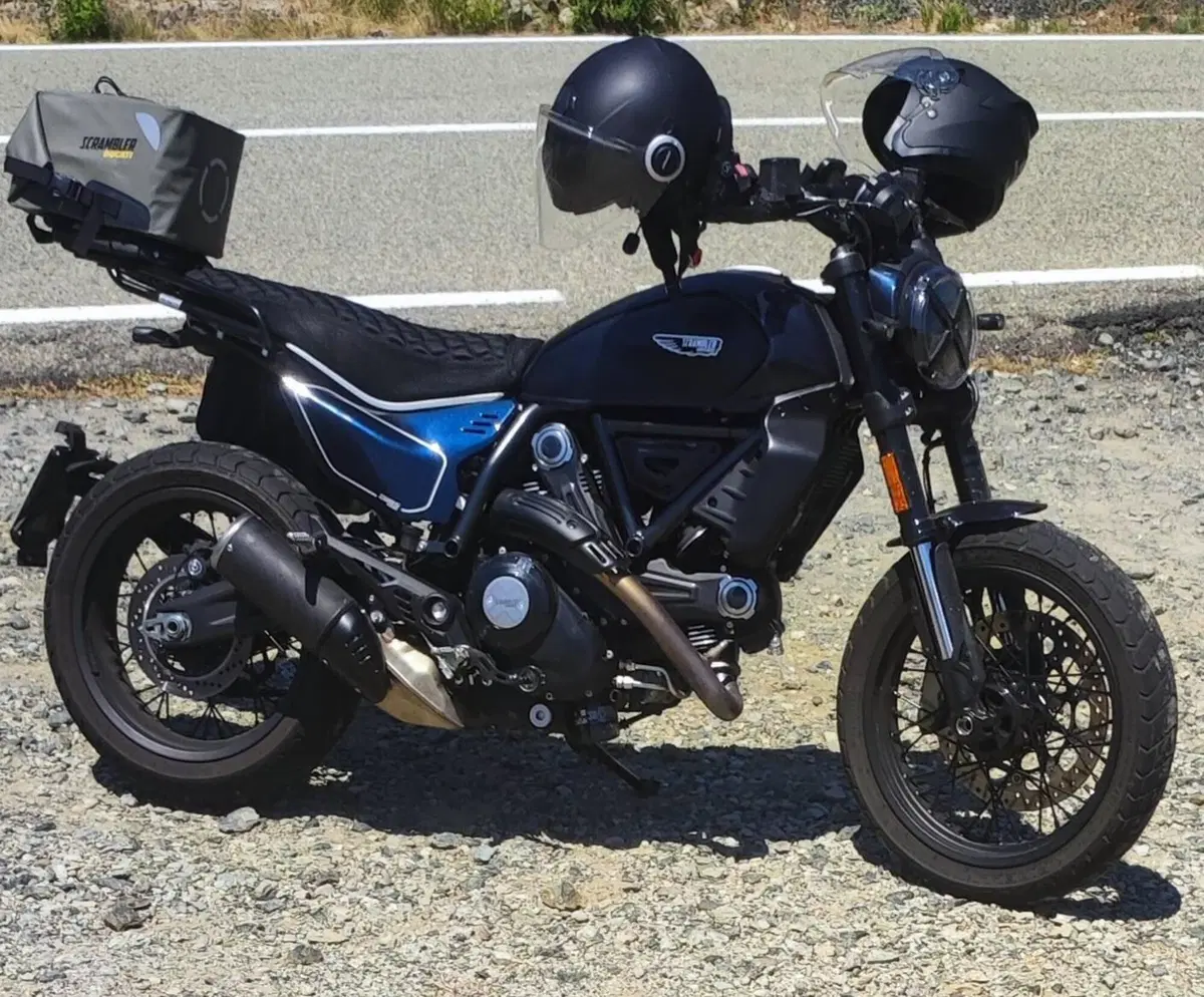 Ducati Scrambler 800 Nightshift (2023 - 24) (4)