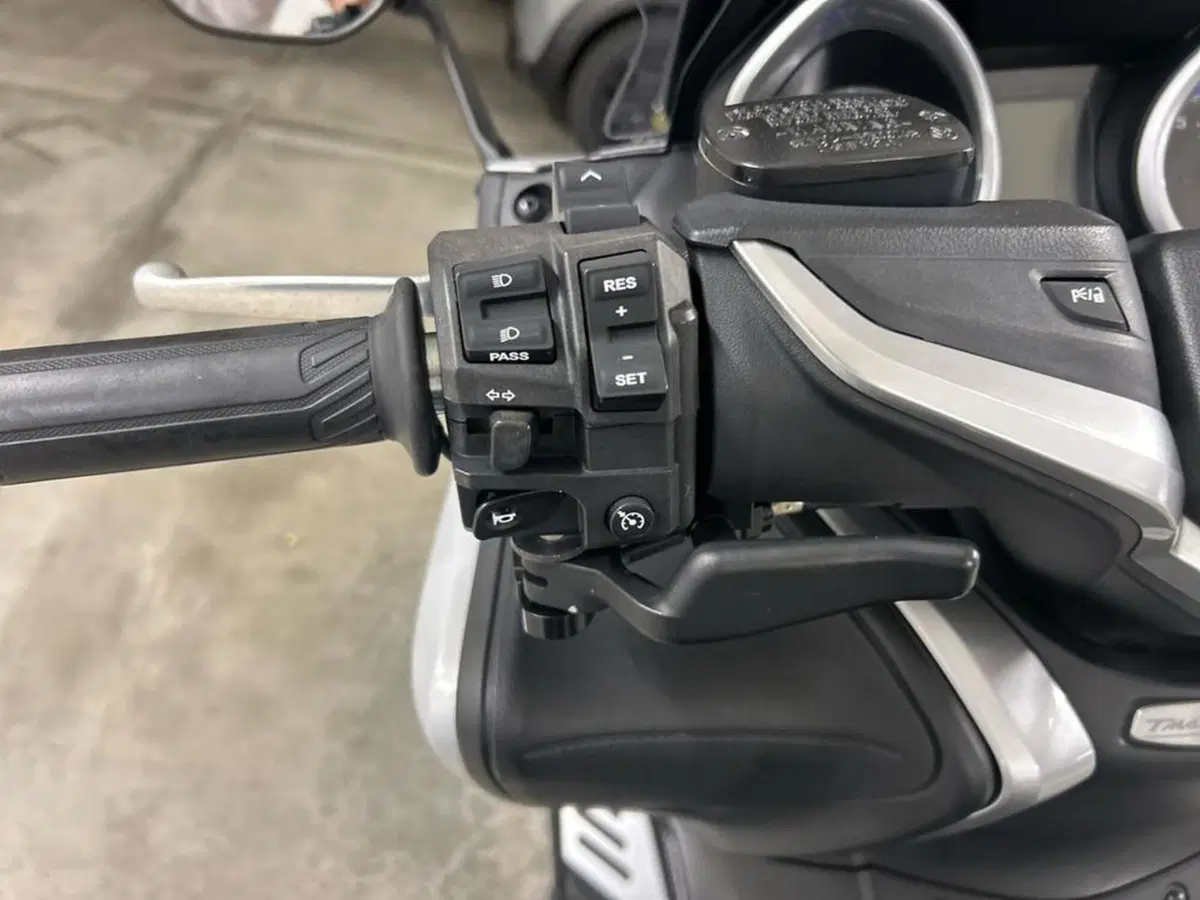 Yamaha T-Max 530 DX (2017 - 19) (7)