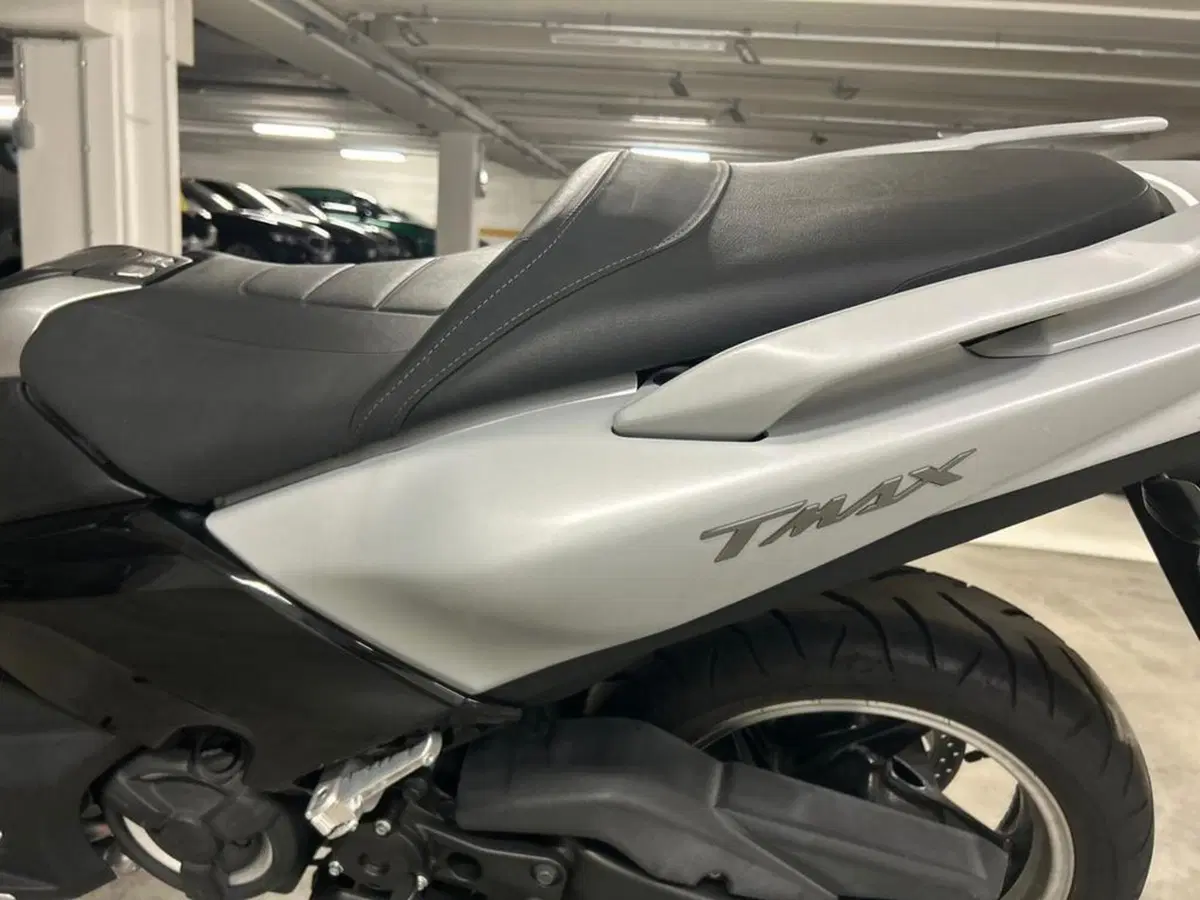 Yamaha T-Max 530 DX (2017 - 19) (11)